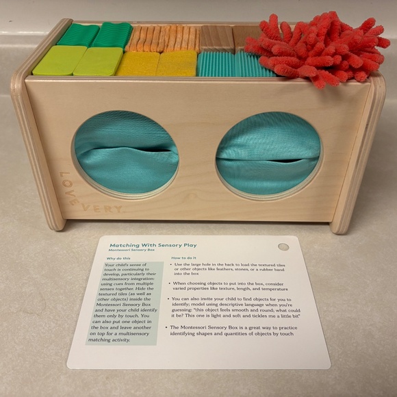 LOVEVERY Matching Sensory Box - The Analyst Play Kit Months 46, 47, 48 - Picture 2 of 6